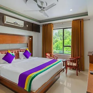 Treebo Premium Palmyra Milford, 2 Km From Alleppey Beach Hotel