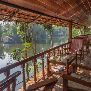 Malayalam Lake Hotel