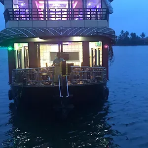 Rosey Houseboats Hotel